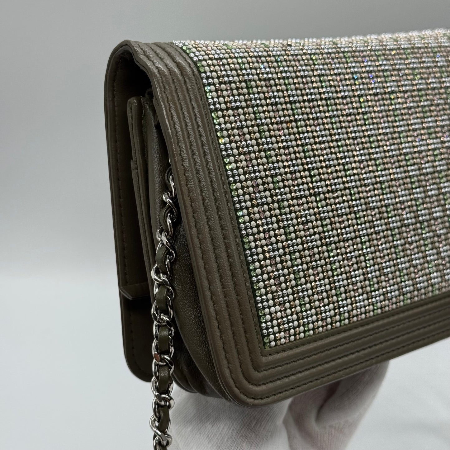 Chanel WOC kaki édition limitée