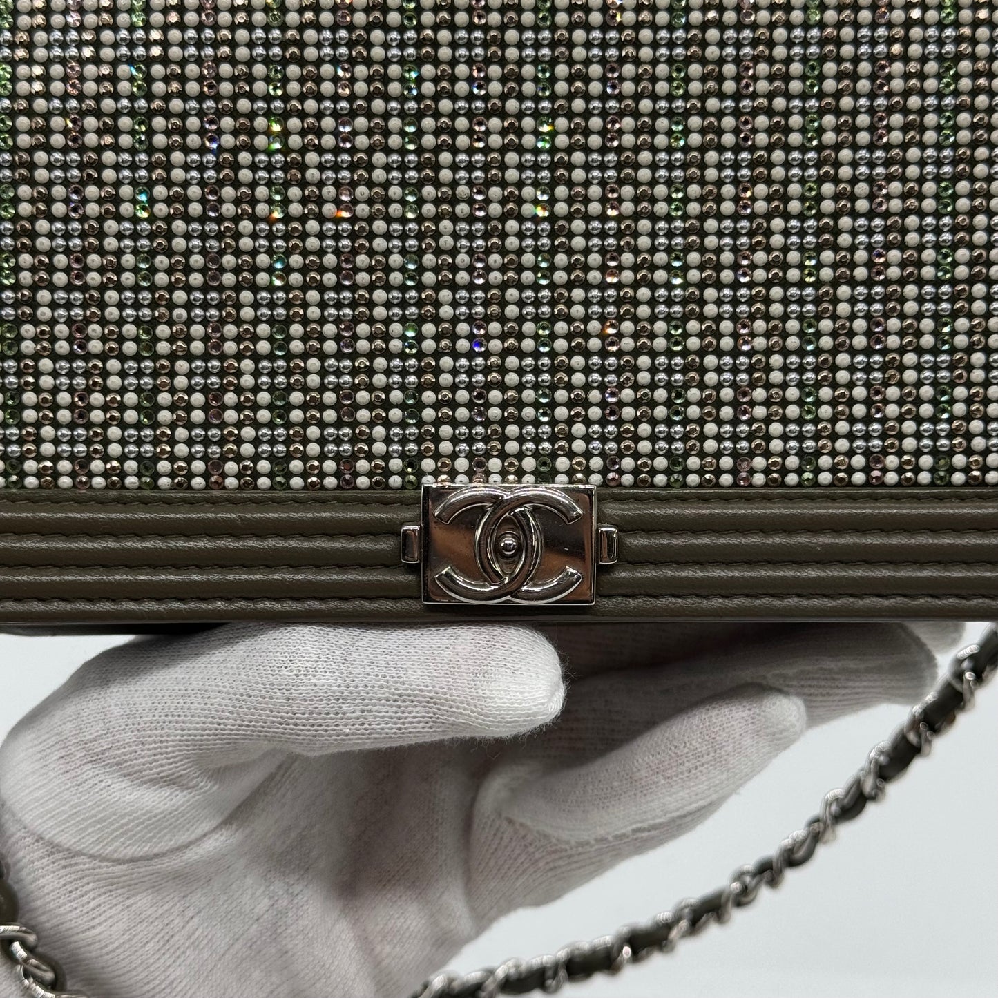 Chanel WOC kaki édition limitée