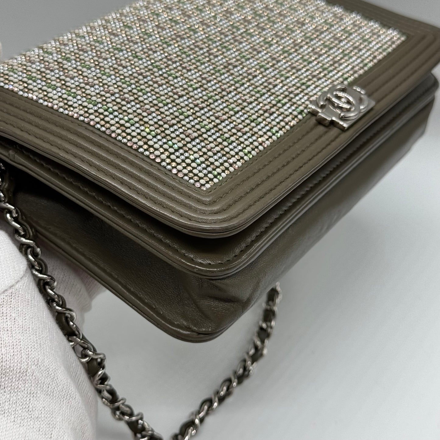 Chanel WOC kaki édition limitée
