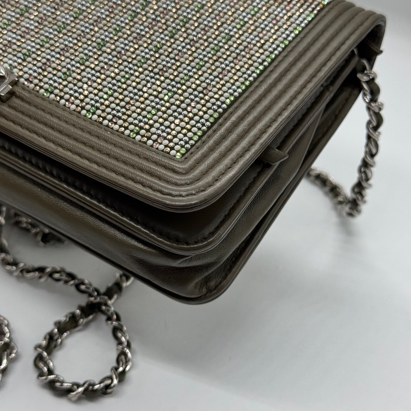 Chanel WOC kaki édition limitée