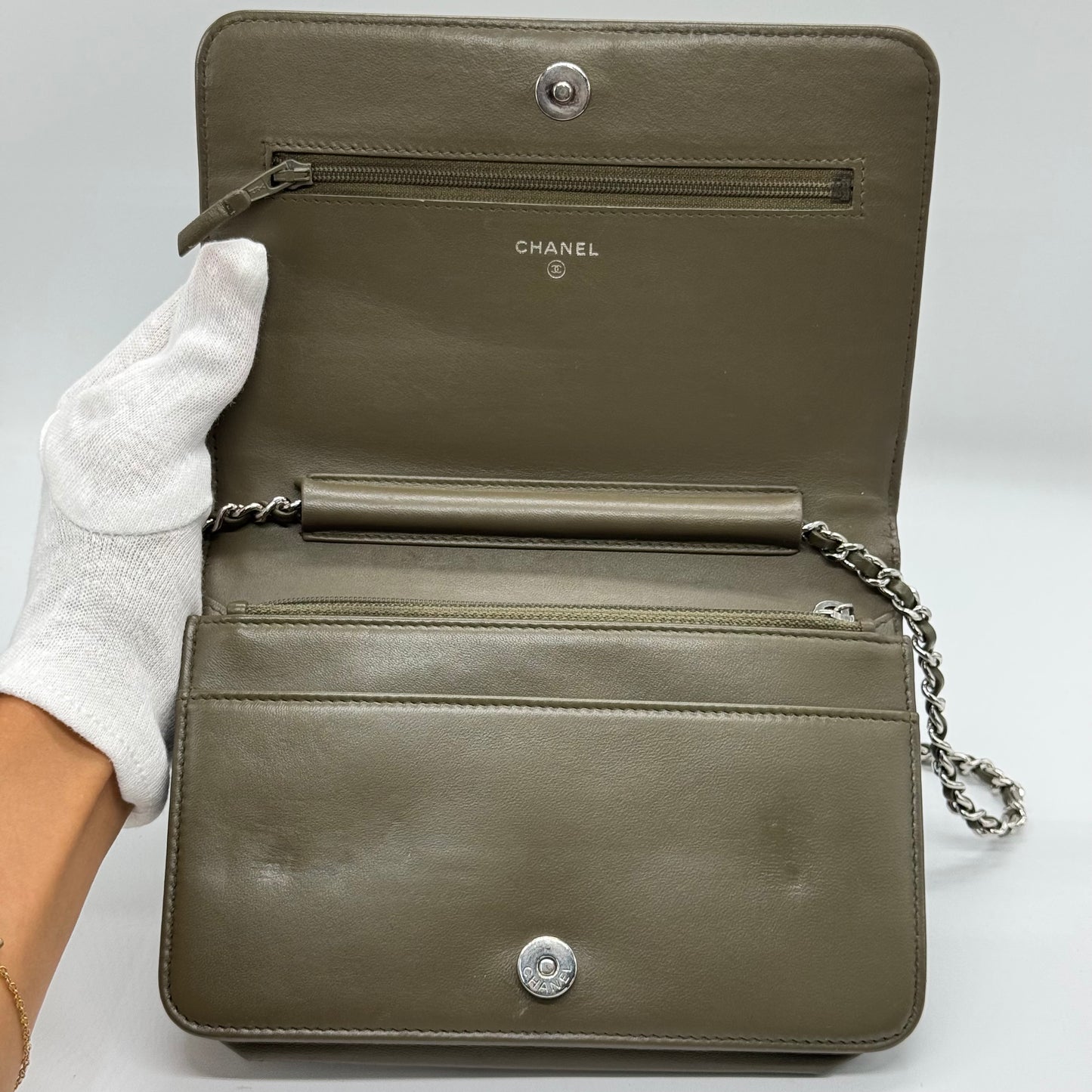 Chanel WOC kaki édition limitée