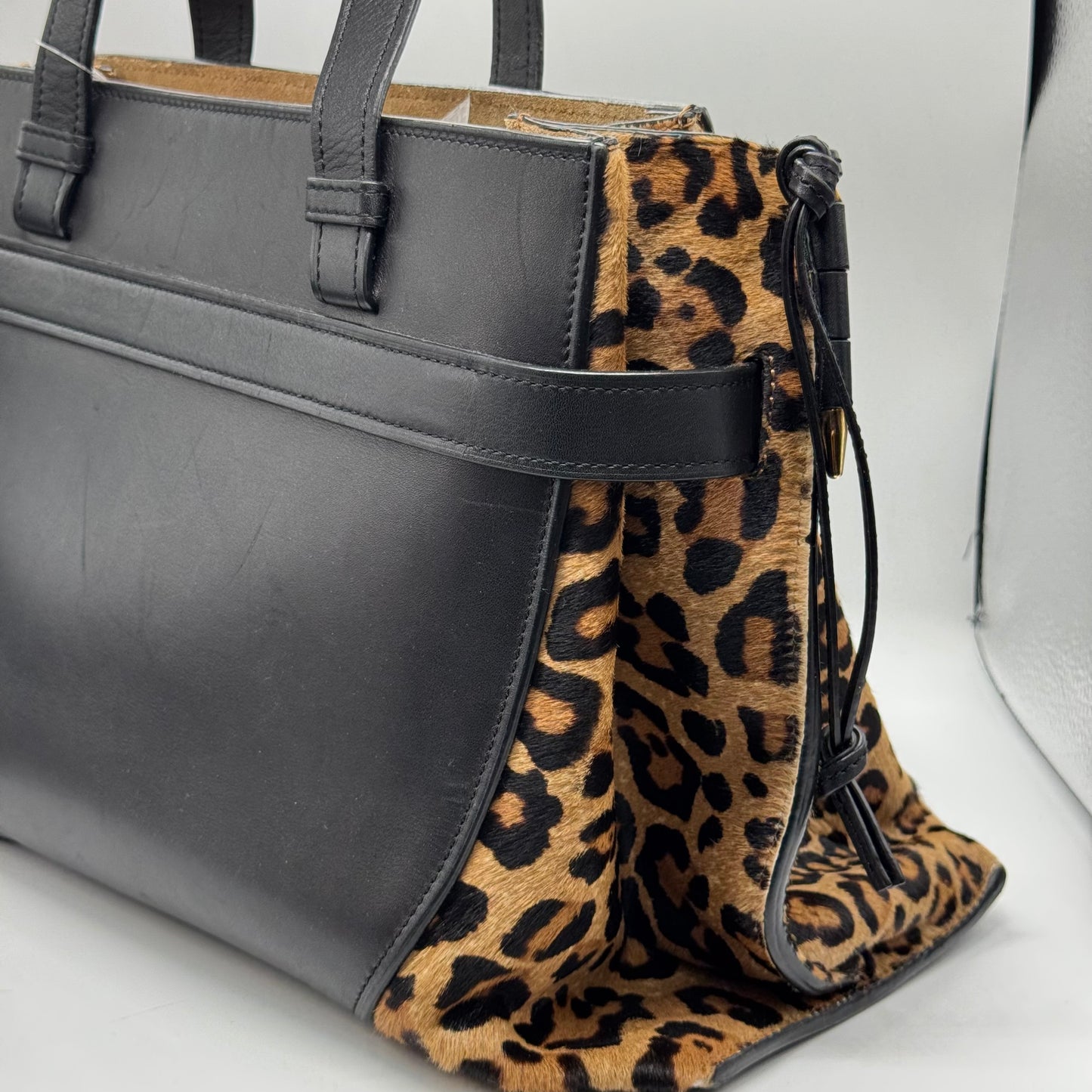 Loewe Grand Shopping Gate
