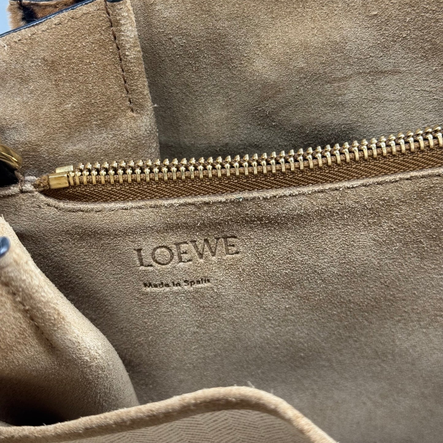 Loewe Grand Shopping Gate