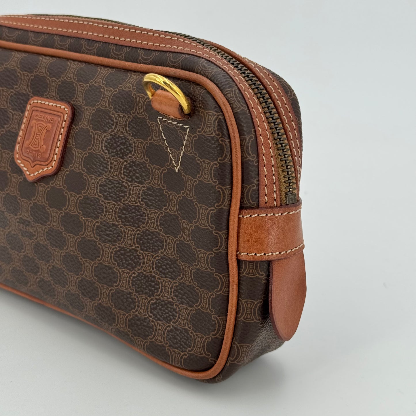 Celine Messenger