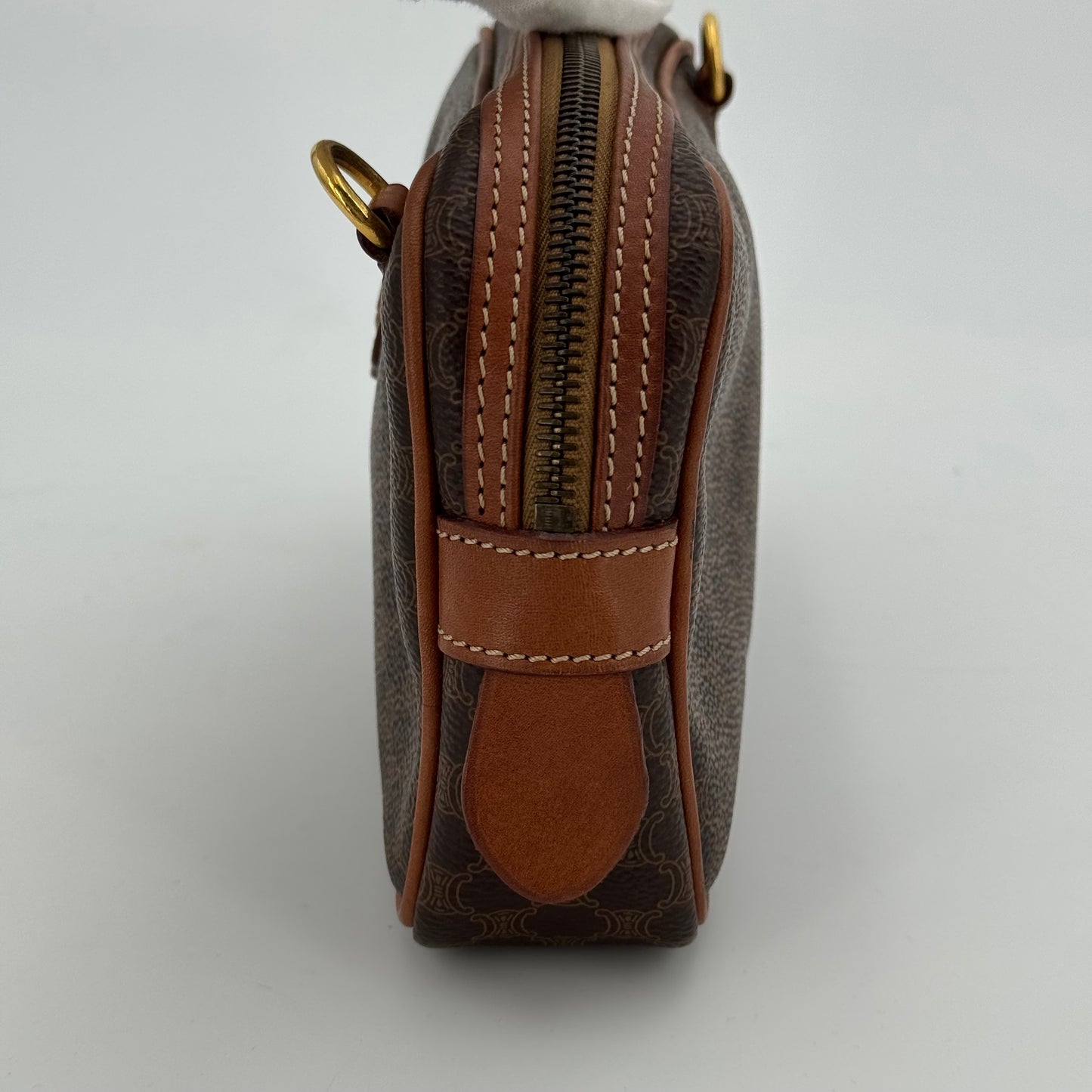 Celine Messenger