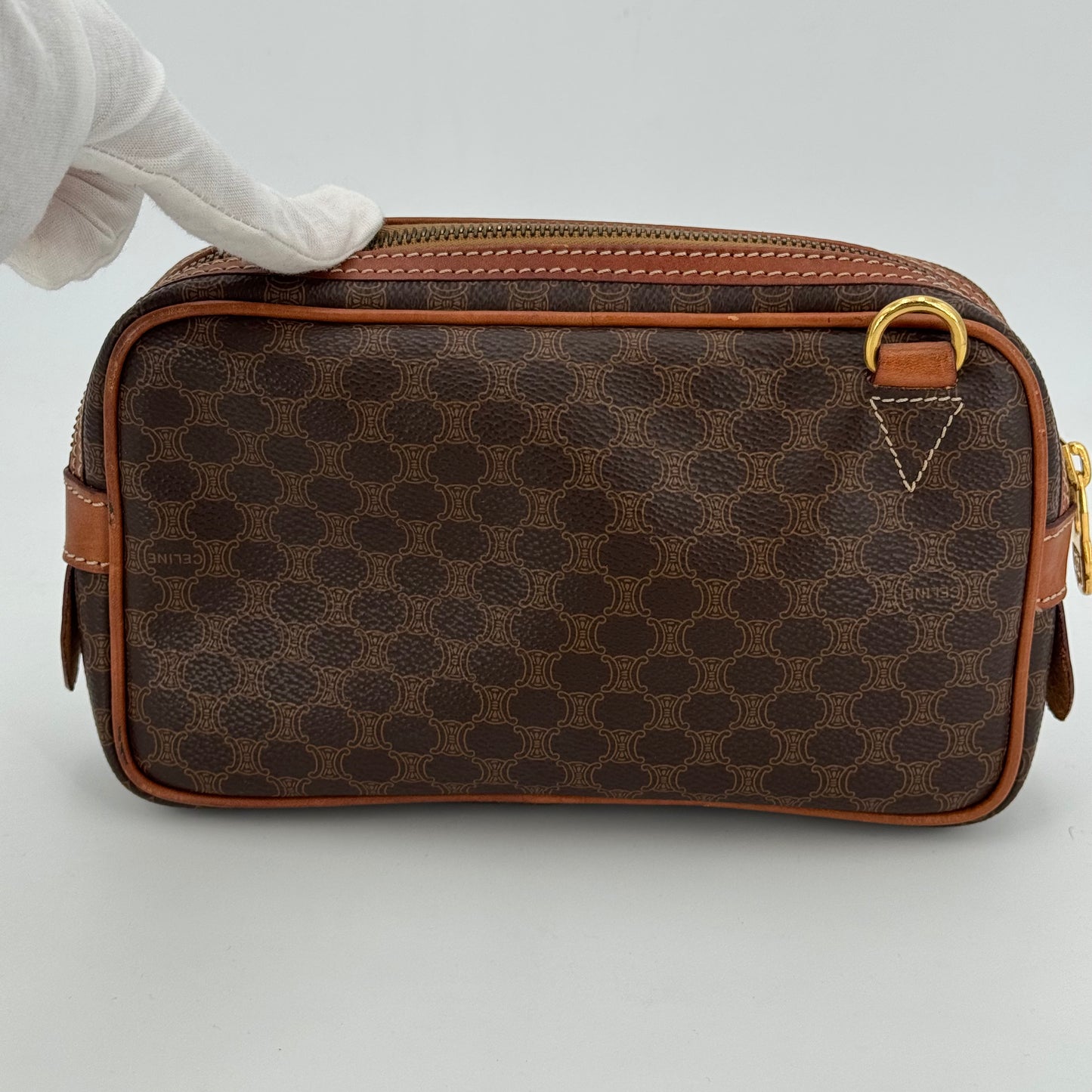 Celine Messenger