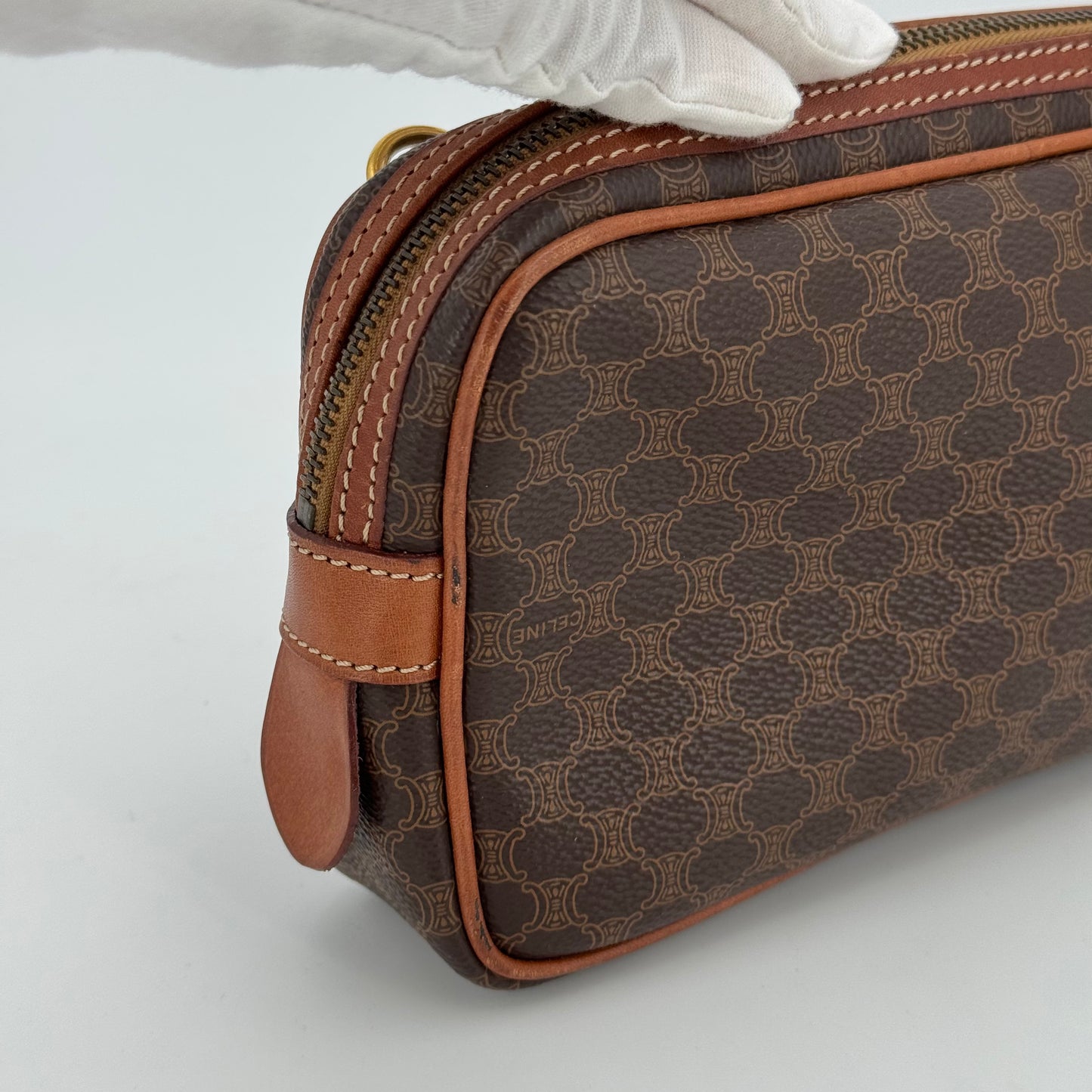 Celine Messenger
