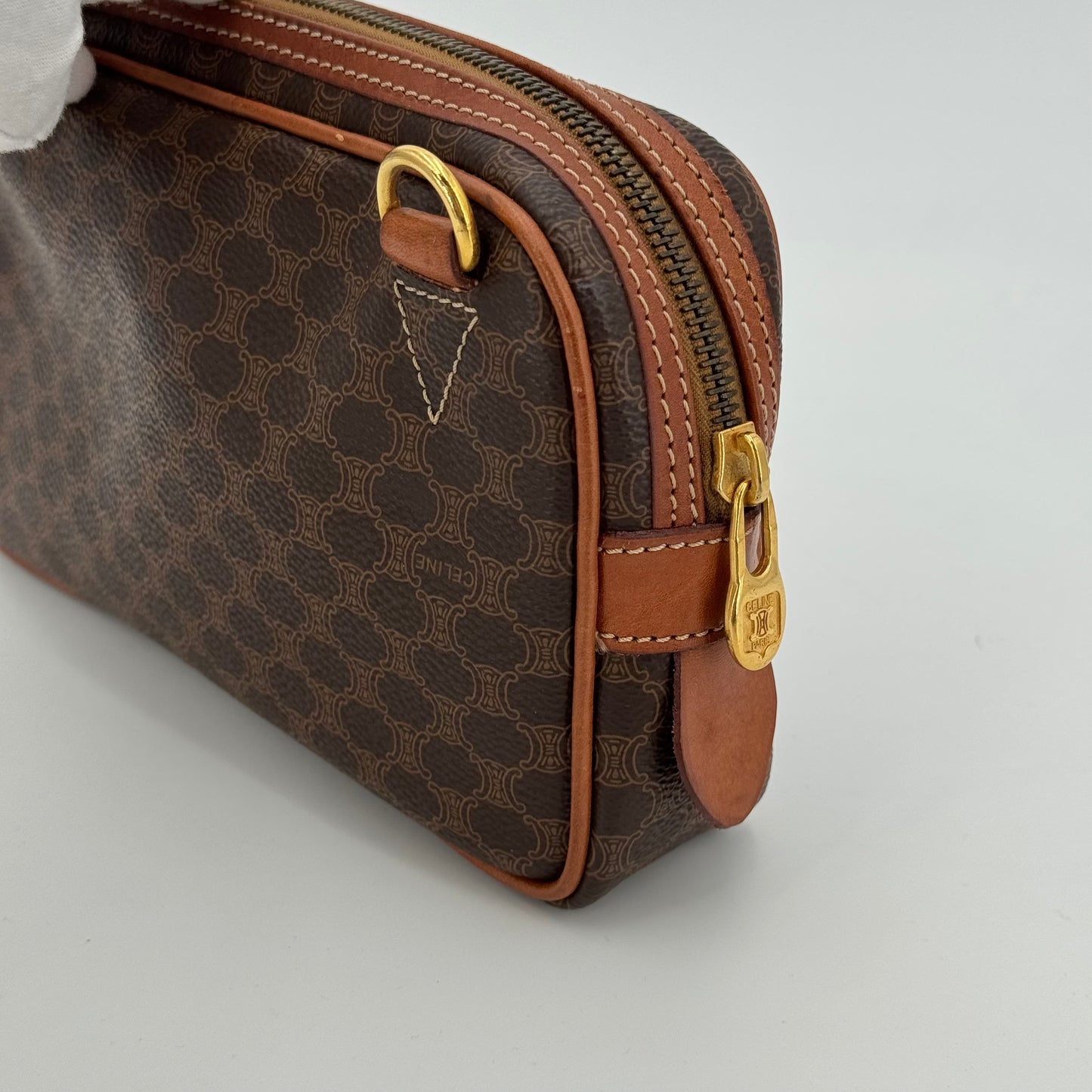 Celine Messenger
