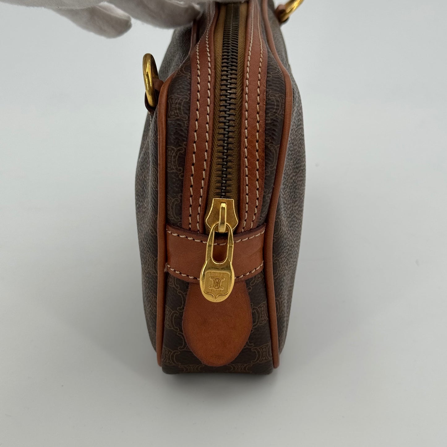 Celine Messenger
