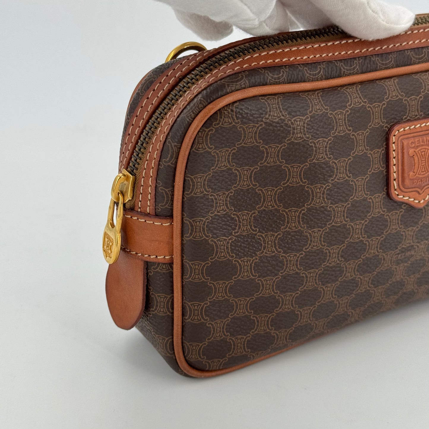 Celine Messenger