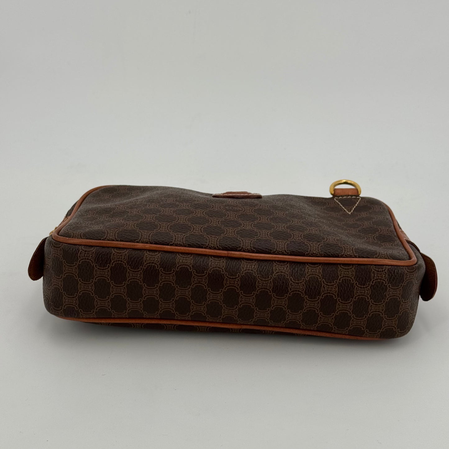 Celine Messenger