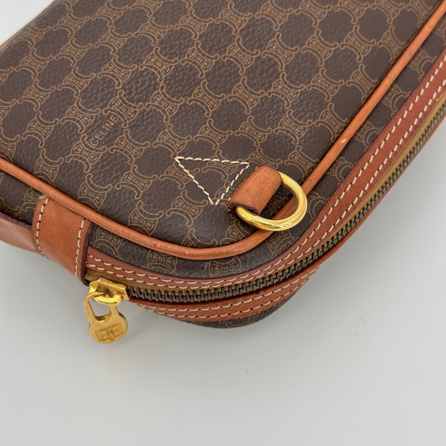 Celine Messenger