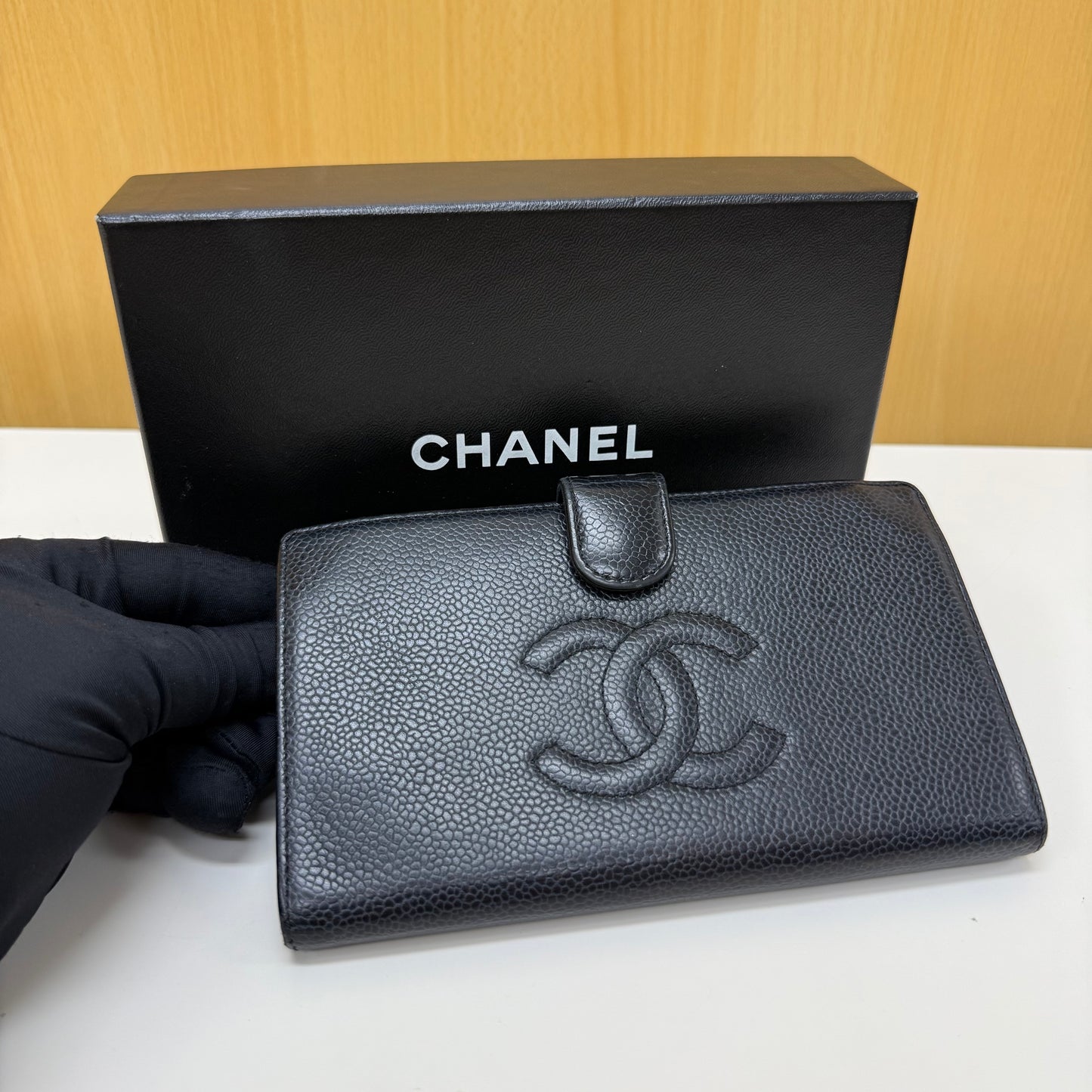 Chanel portefeuille caviar