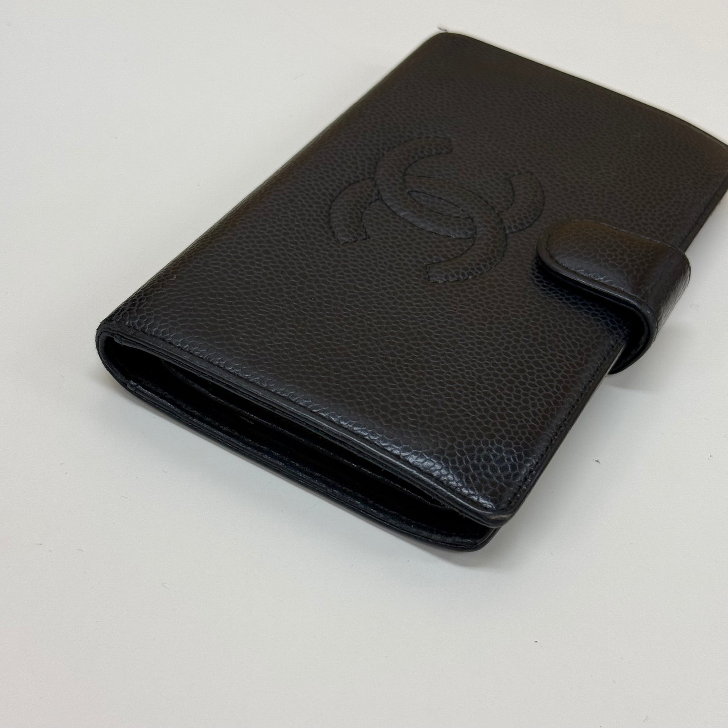 Chanel portefeuille caviar