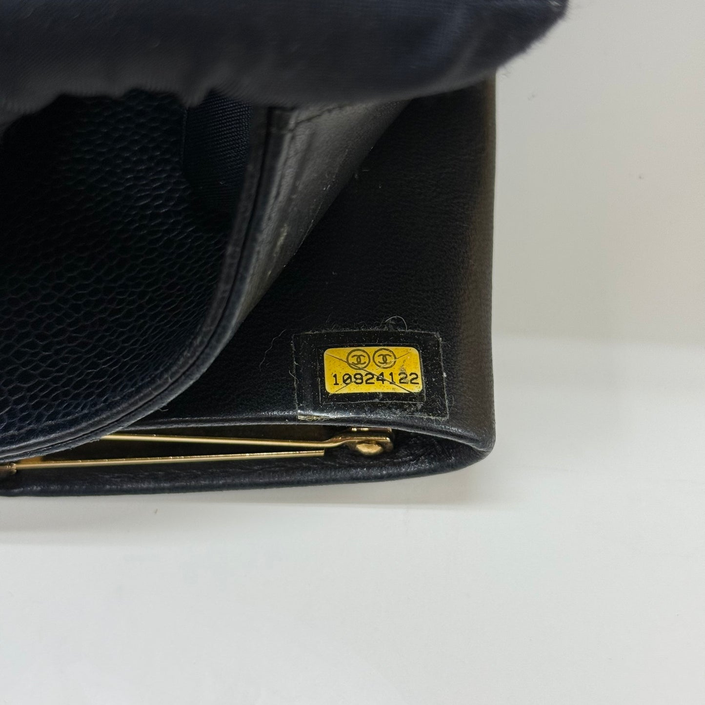 Chanel portefeuille caviar
