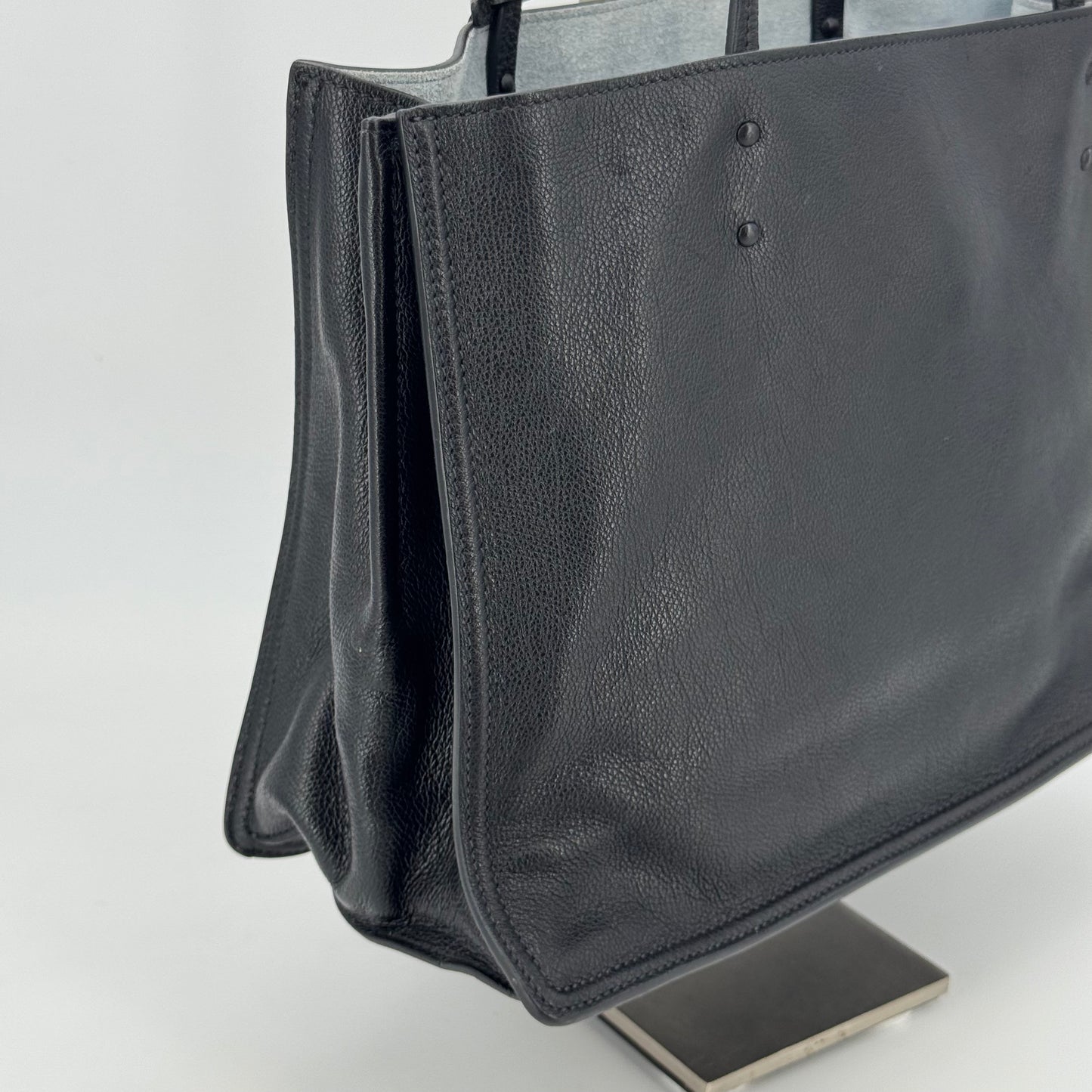 Prada Cabas