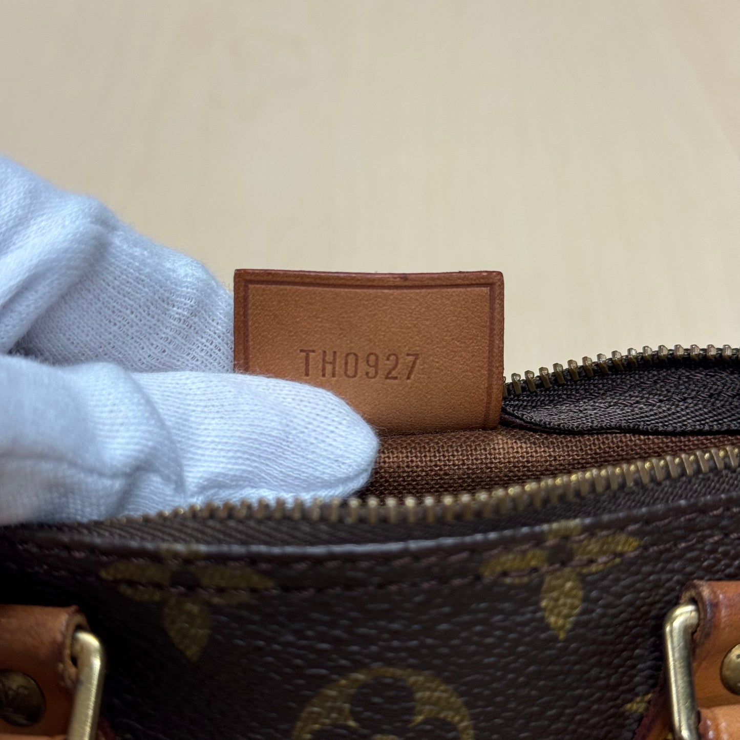 Louis Vuitton Mini HL TH0927