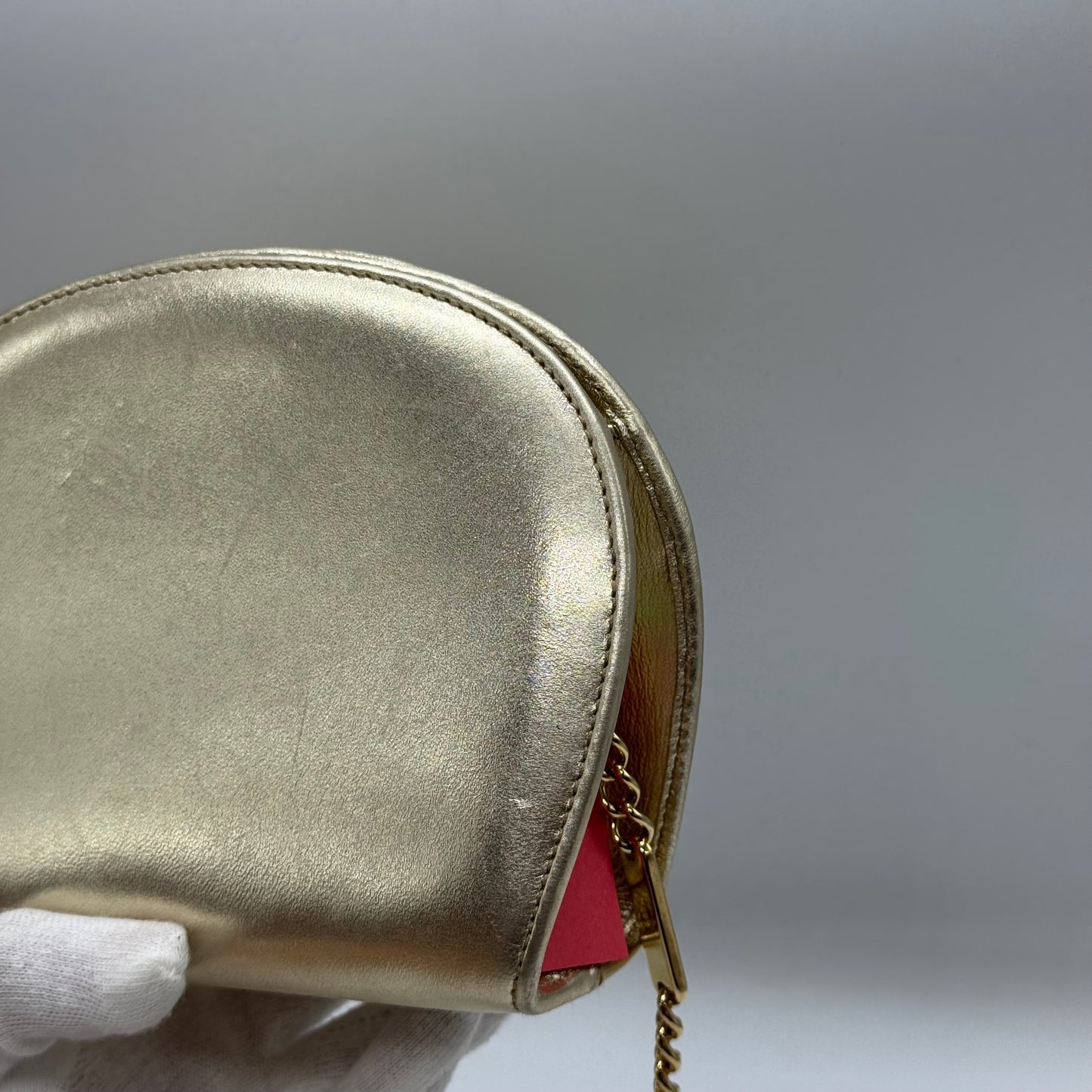 Ferragamo mini sac doré