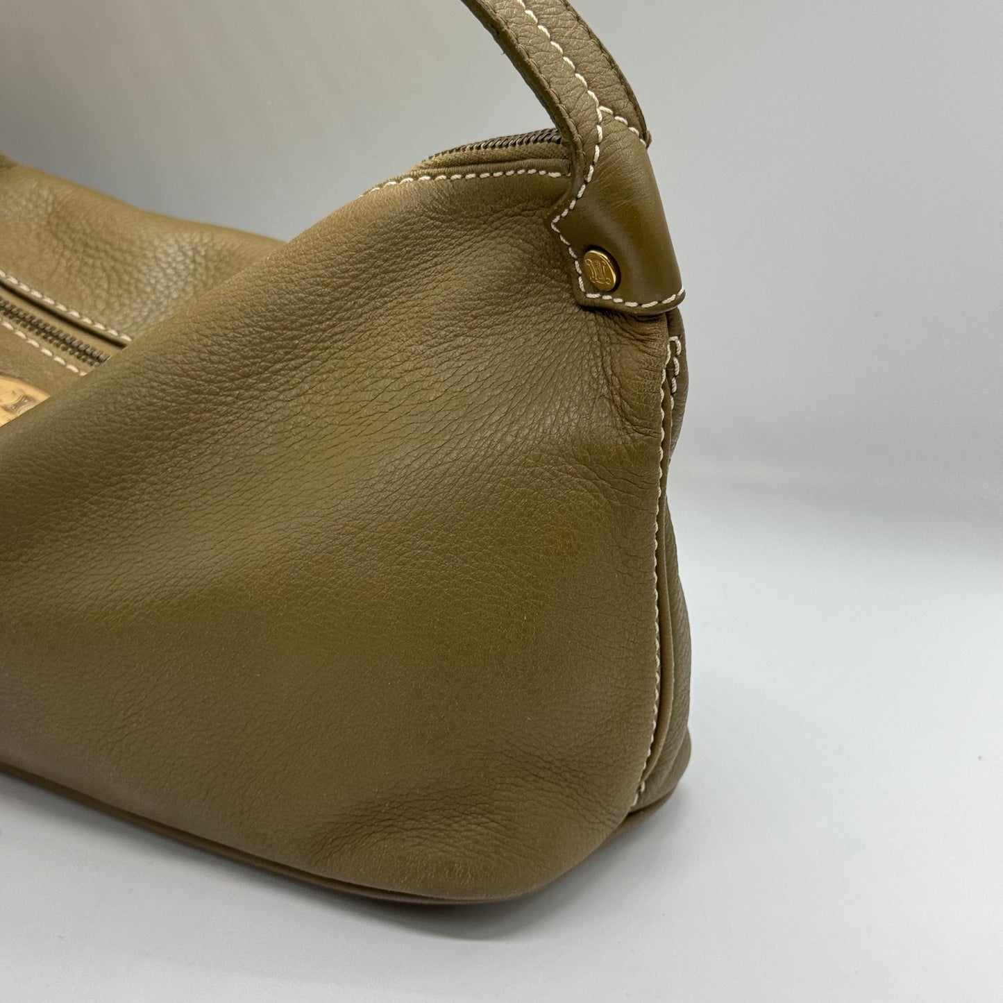 Céline Hobo - Kaki