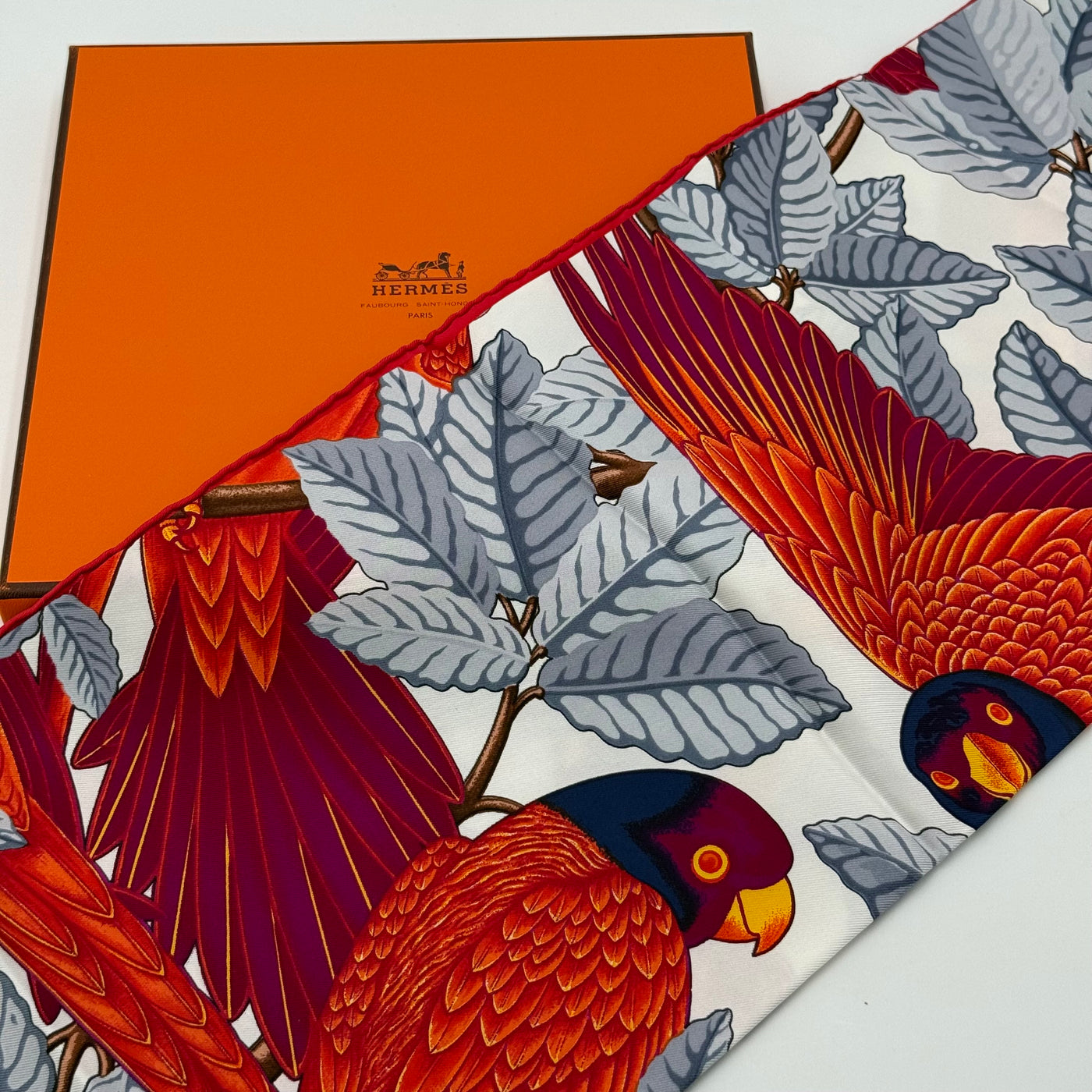 Hermès Carré « Les Perroquets »