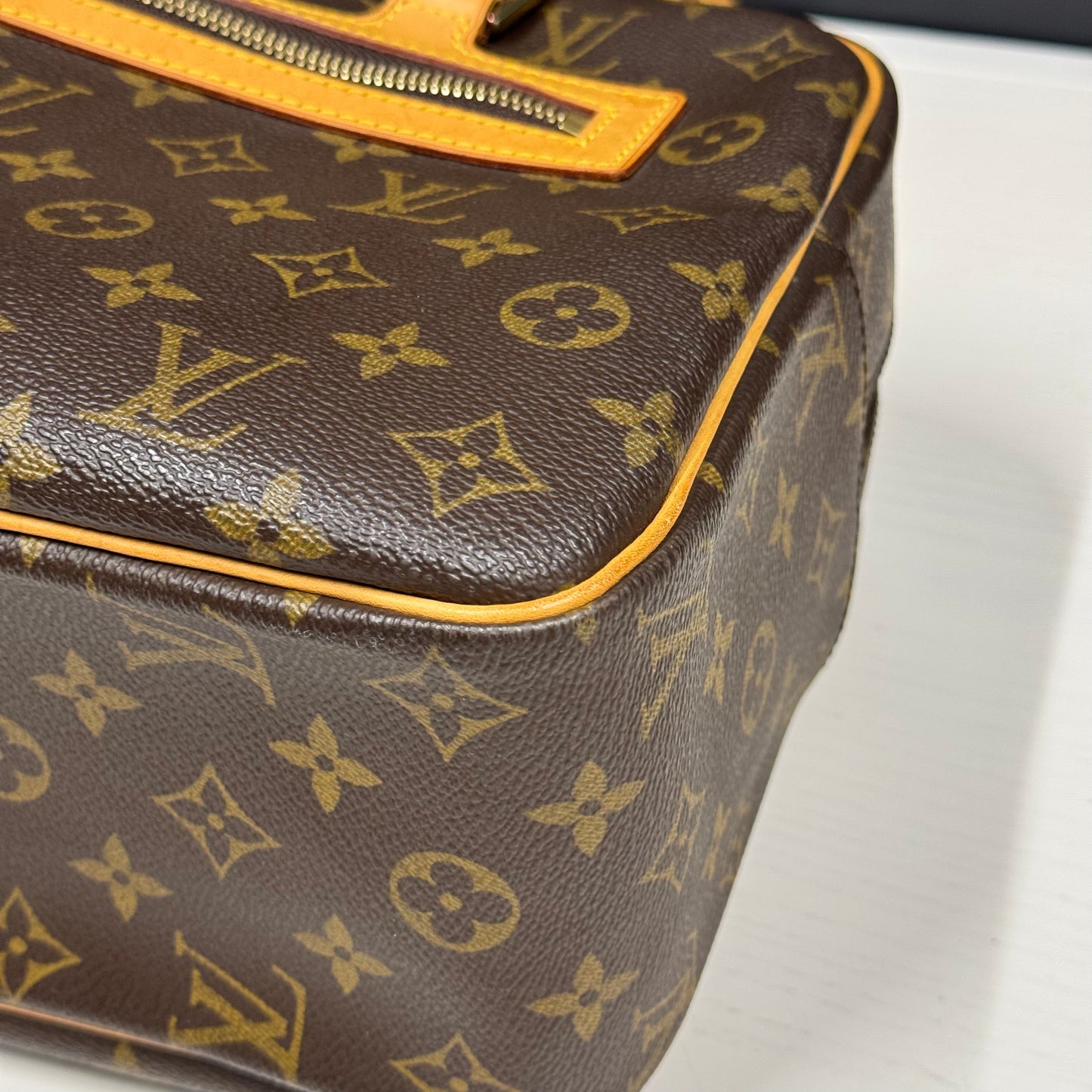 Louis Vuitton Cite