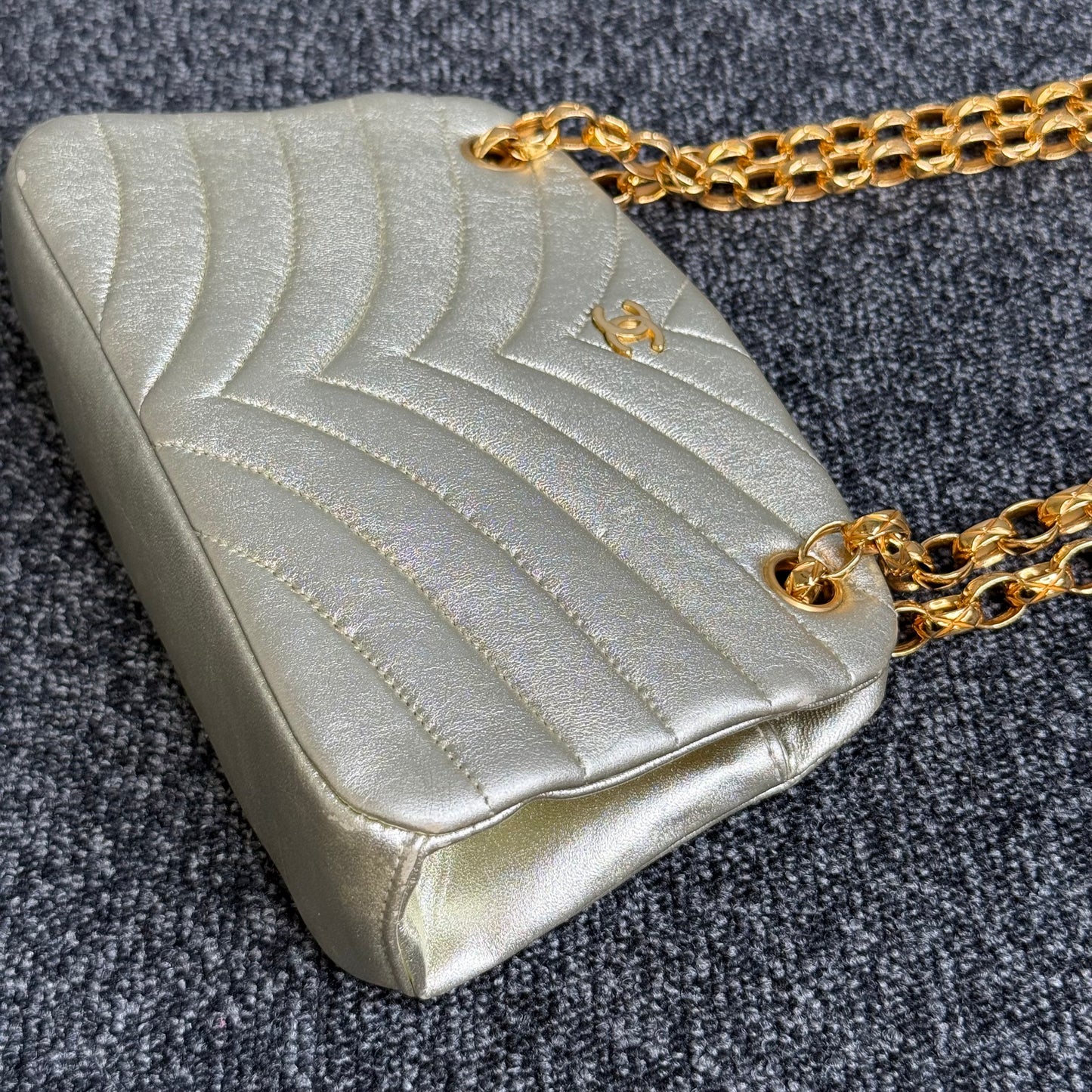 Chanel édition limitée doré