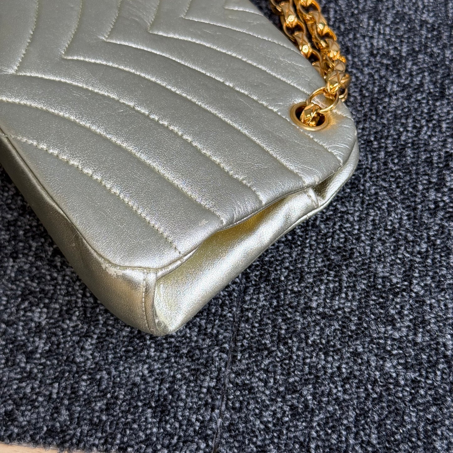 Chanel édition limitée doré