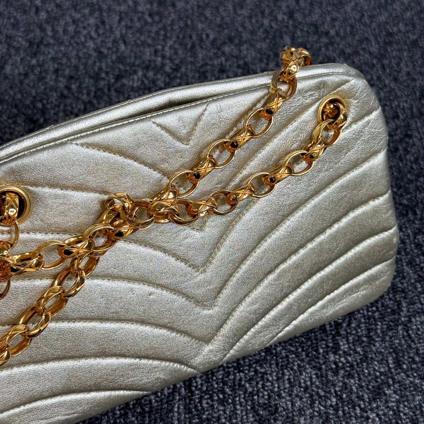 Chanel édition limitée doré
