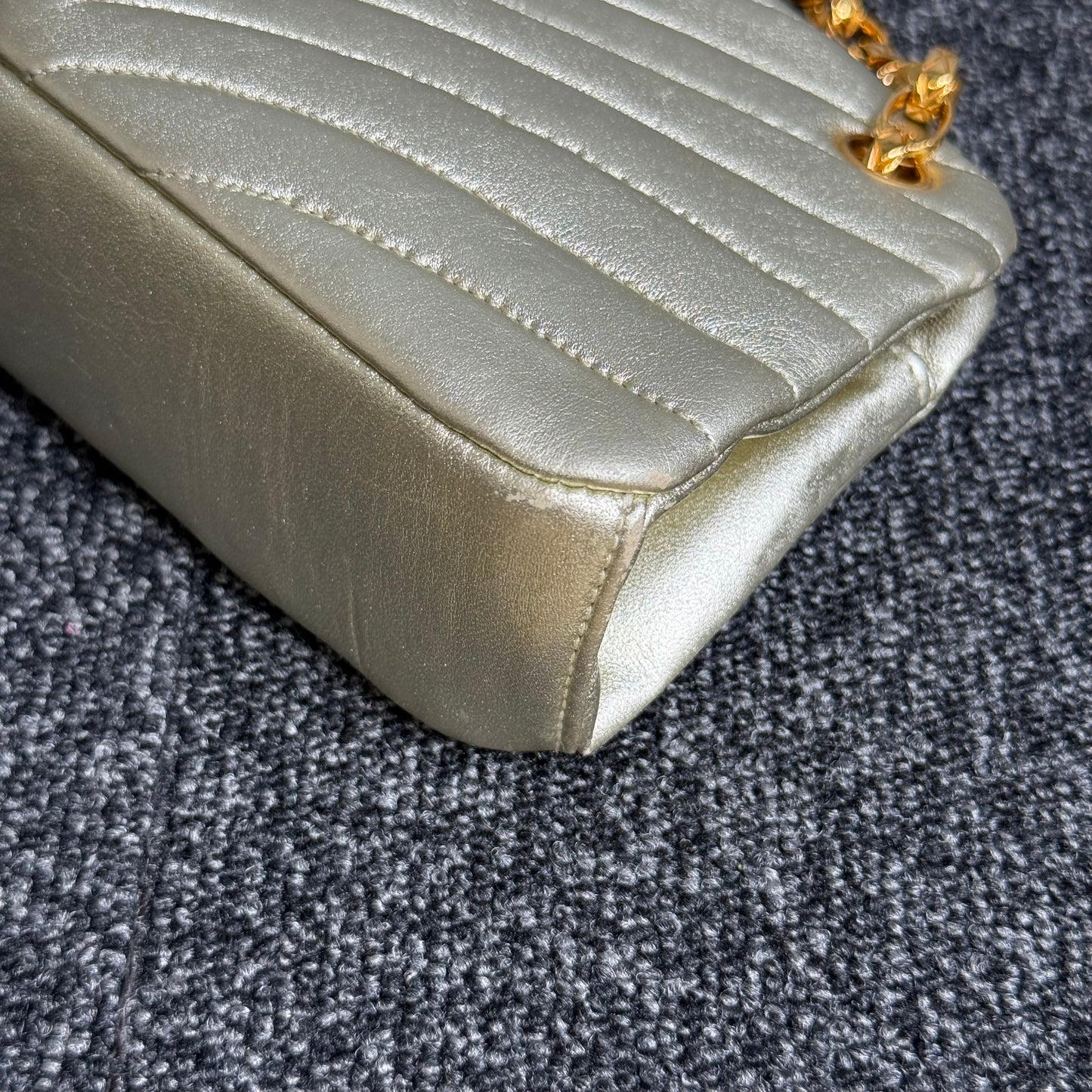 Chanel édition limitée doré