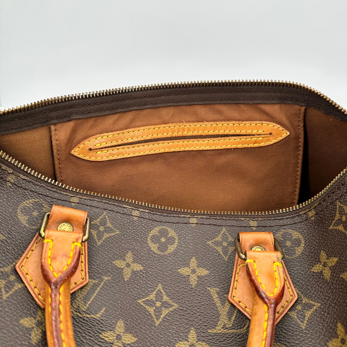 Louis Vuitton Speedy 30