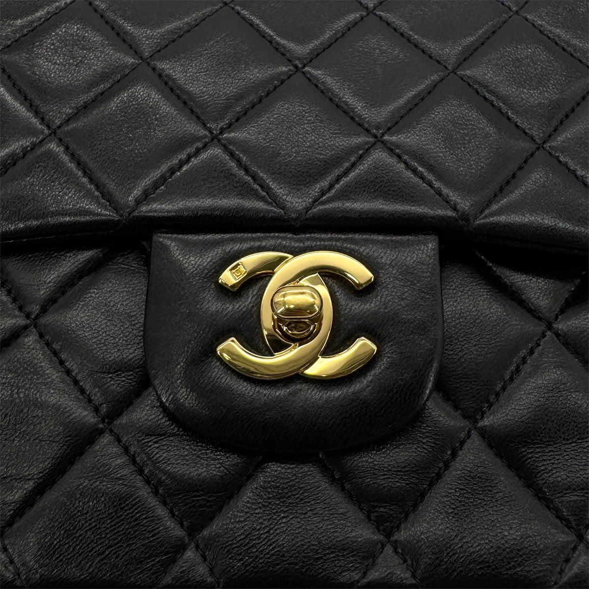 Chanel 11.12 Classic