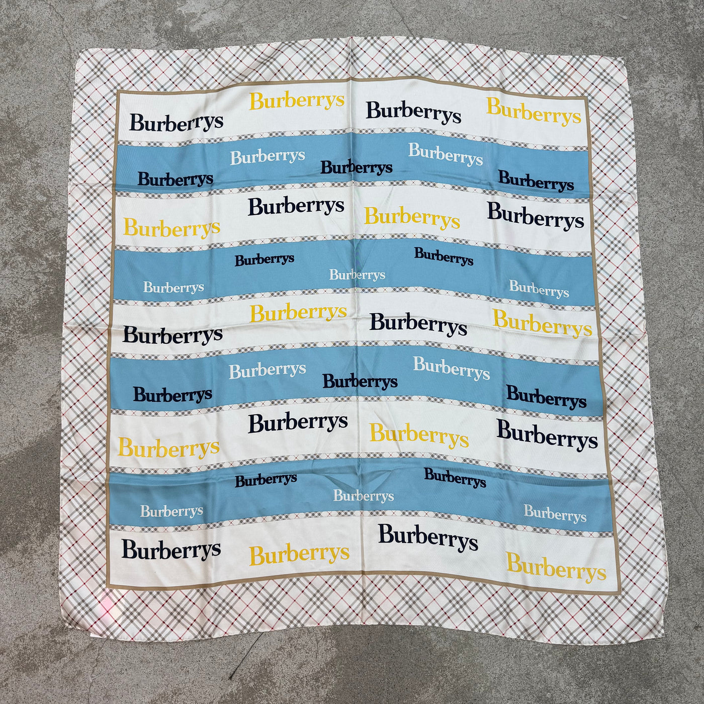 Burberry carré