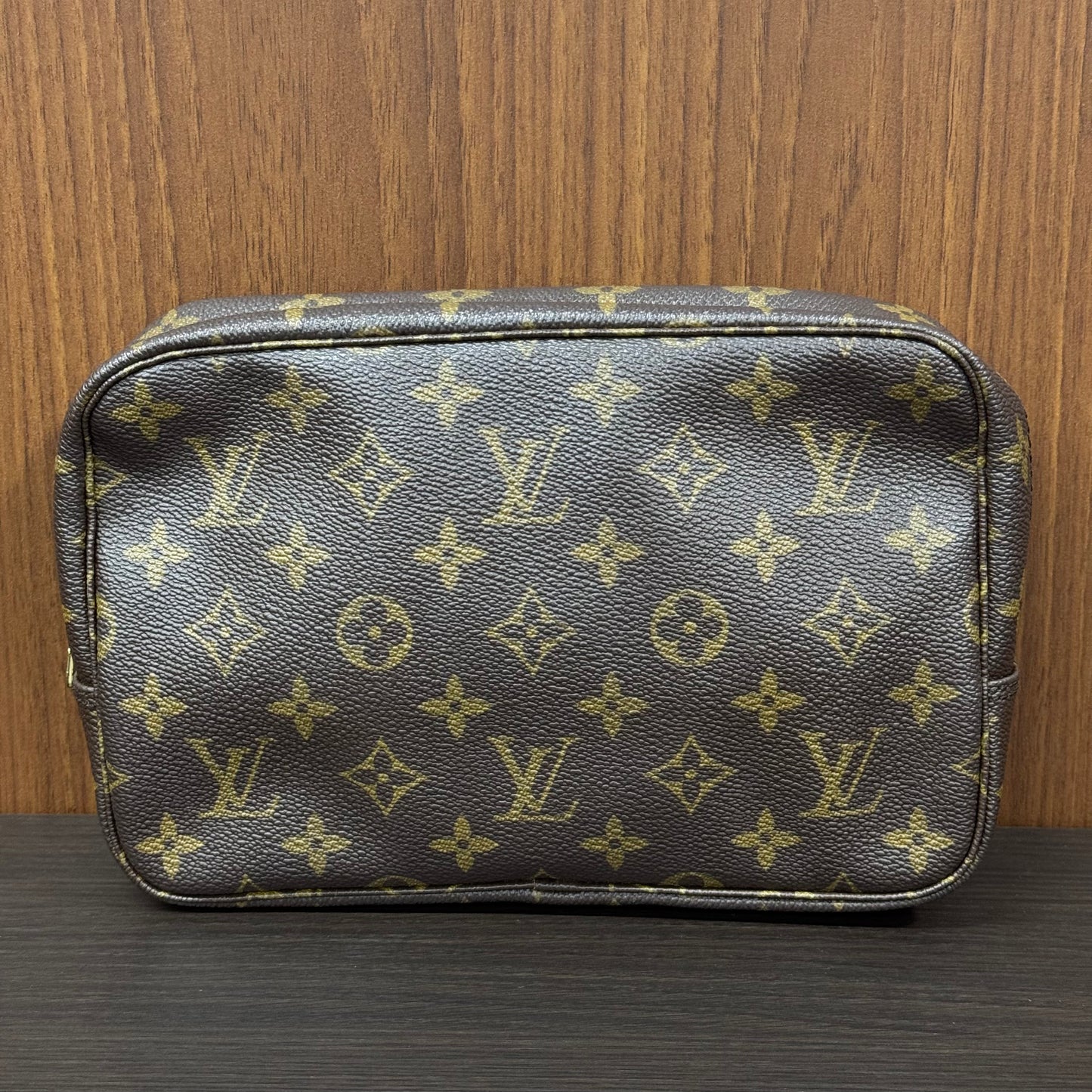 Louis Vuitton Trousse cosmétique 23