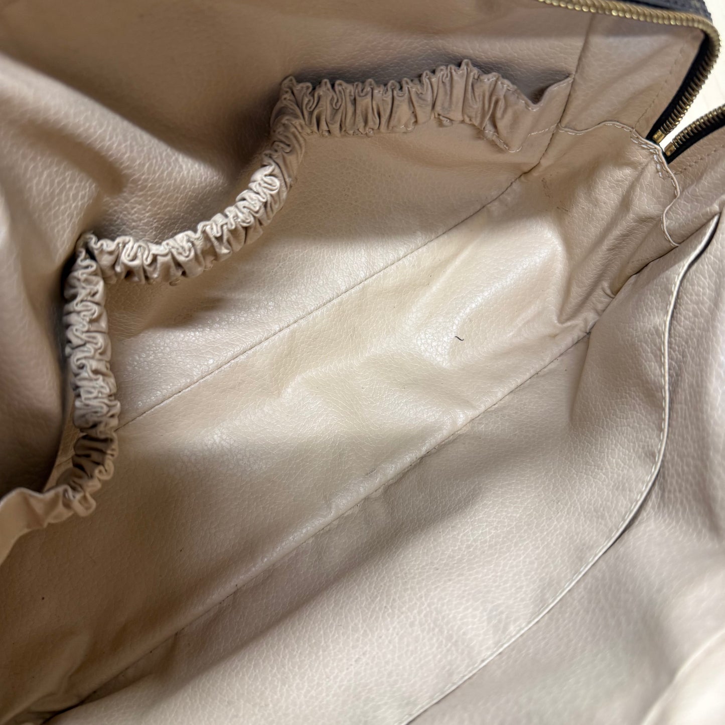 Louis Vuitton Trousse Cosmétique 884NO