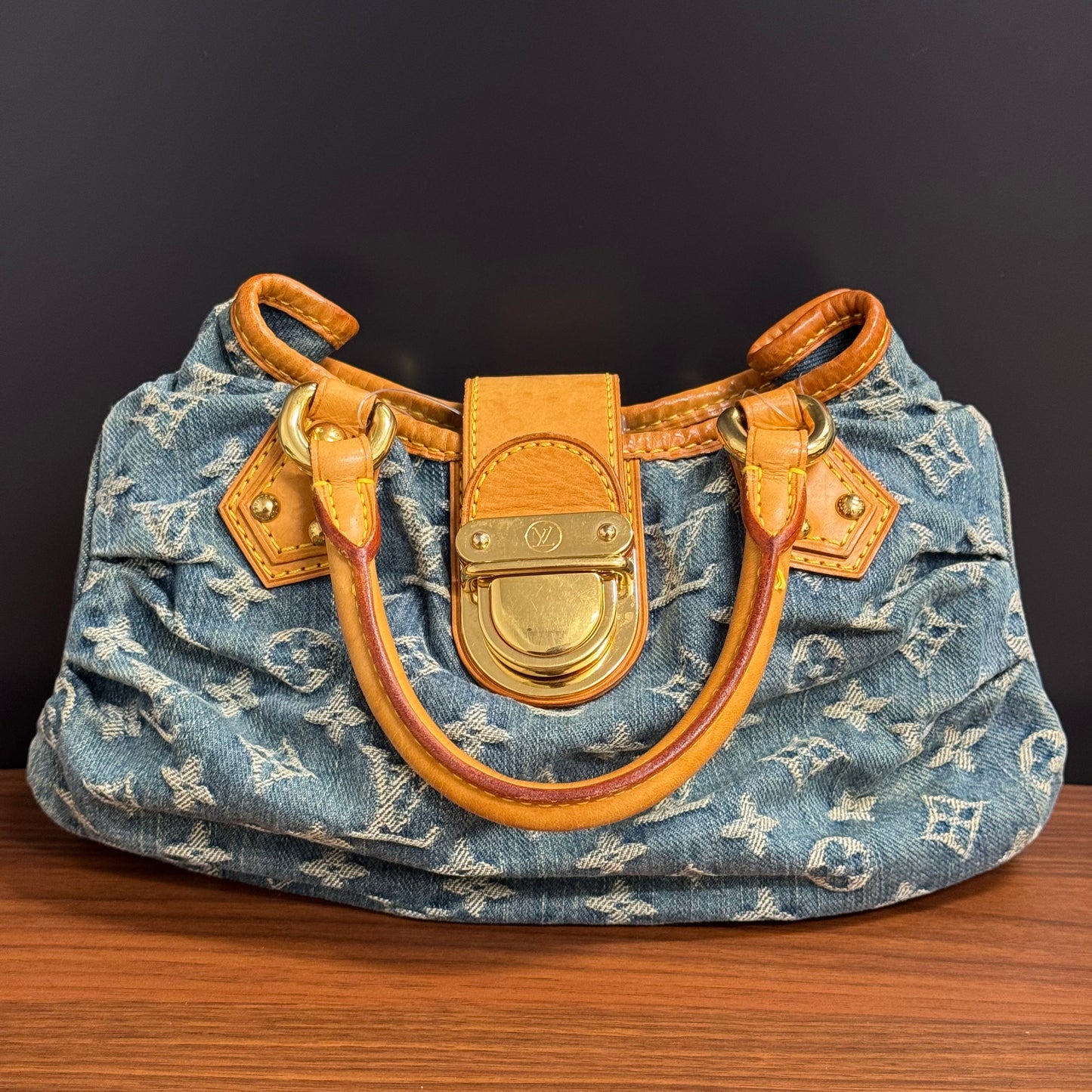 Louis Vuitton Pleaty