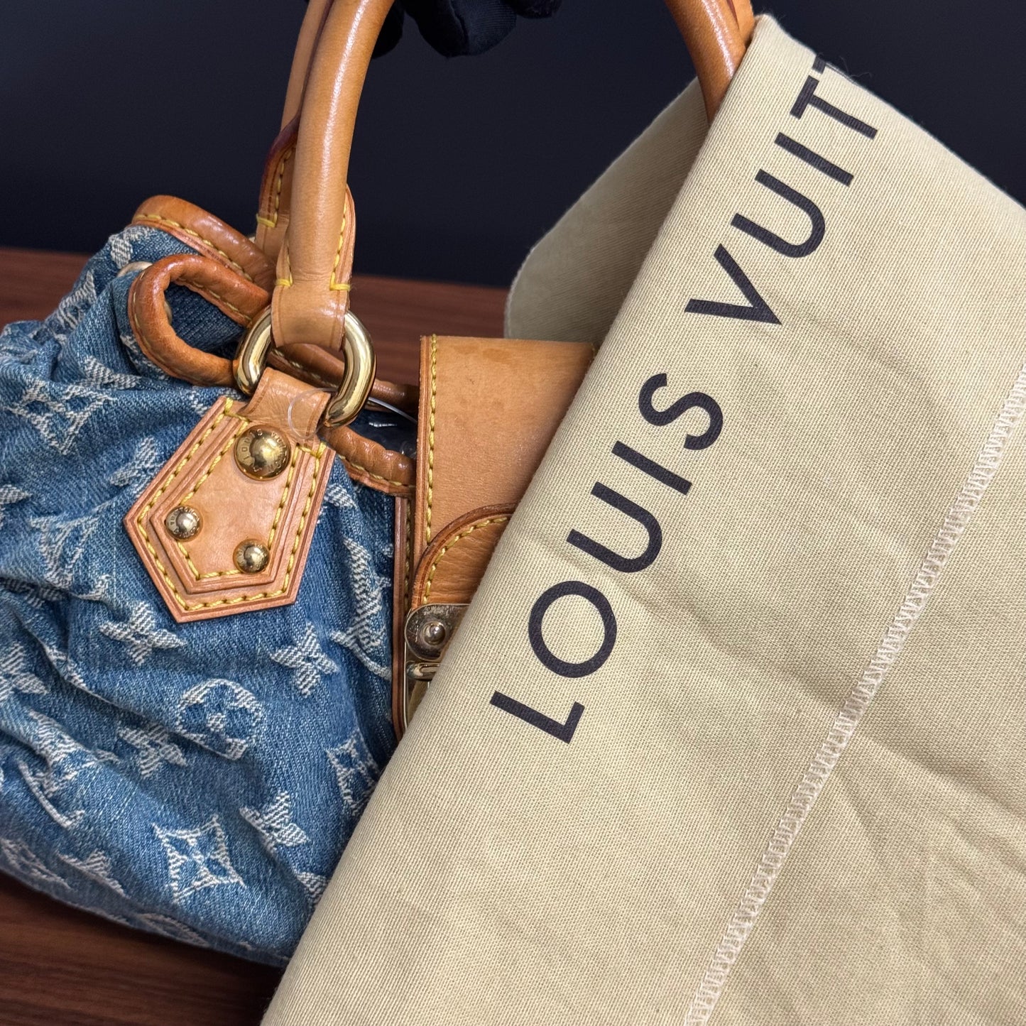 Louis Vuitton Pleaty