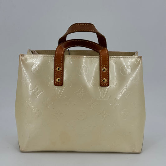 Louis Vuitton reade