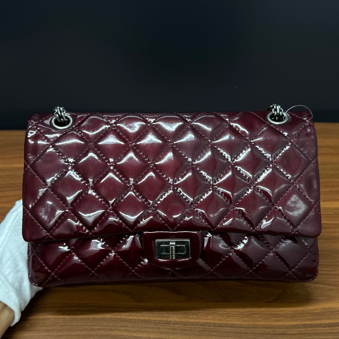 Sac 2.55 vernis bordeaux Chanel