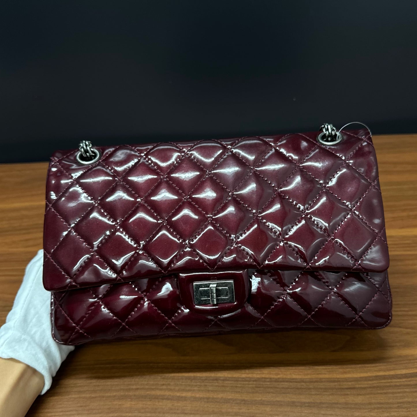 Sac 2.55 vernis bordeaux Chanel