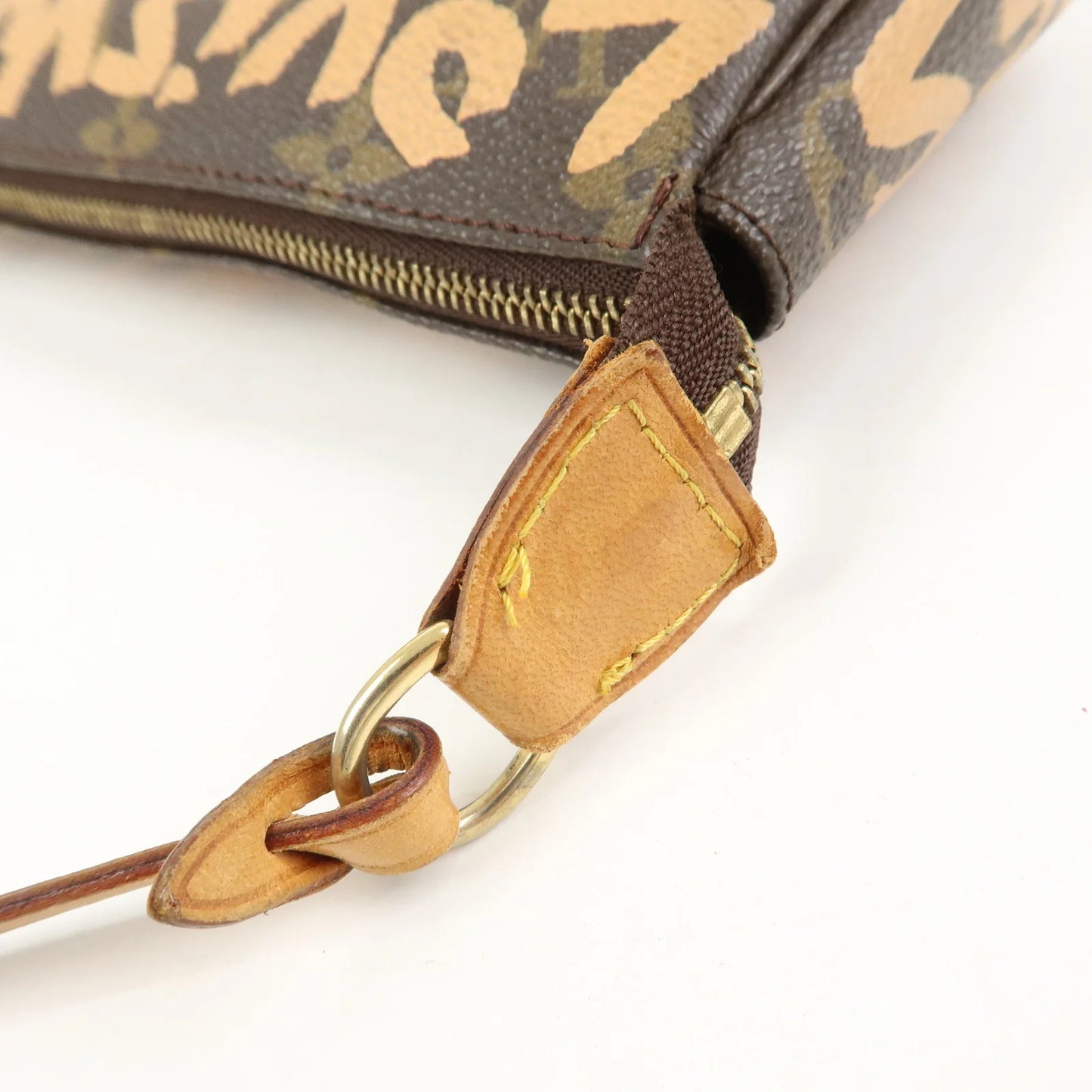 Louis Vuitton Pochette accessoire Graffiti