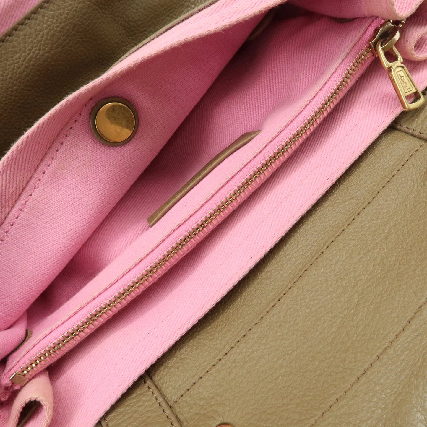 Yves Saint-Laurent Muse II