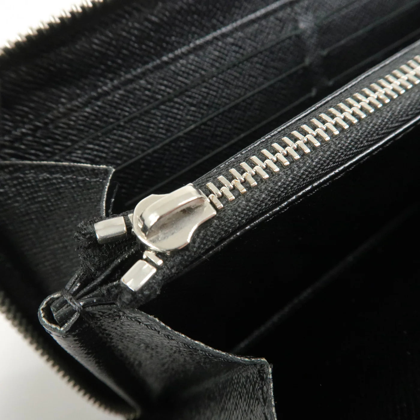 Louis Vuitton Zippy long