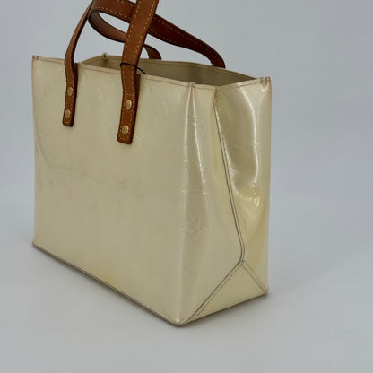 Louis Vuitton reade