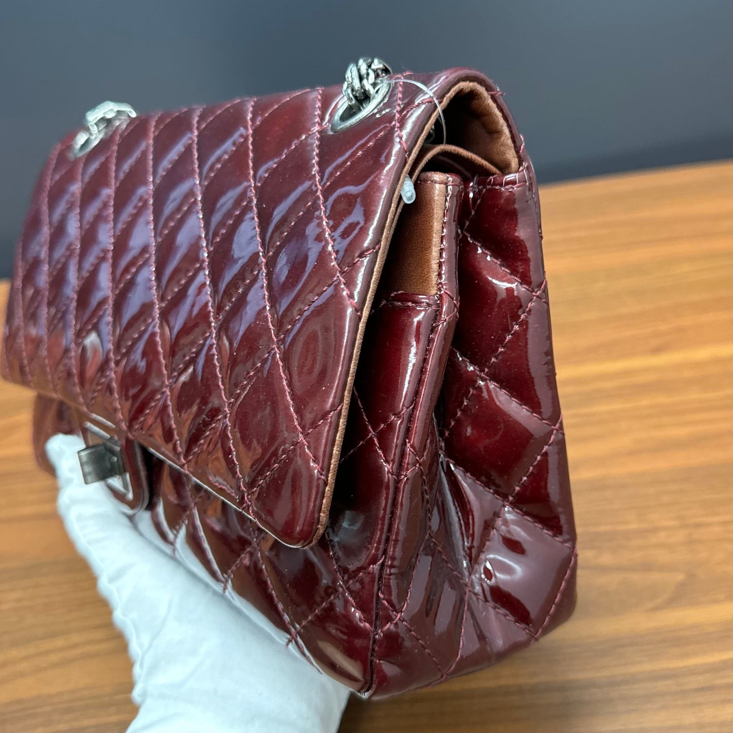 Sac 2.55 vernis bordeaux Chanel