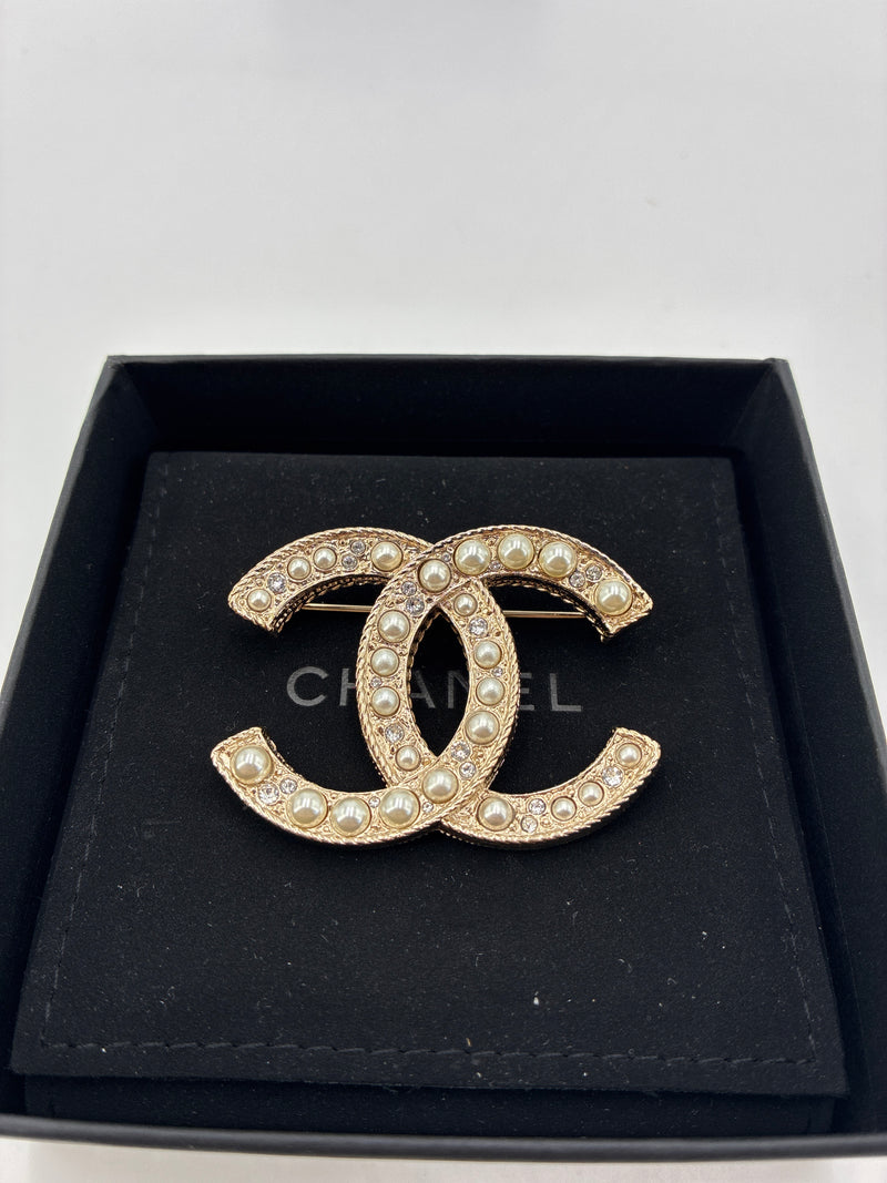 Chanel Broche 2020