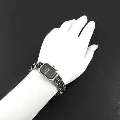 Chanel montre première