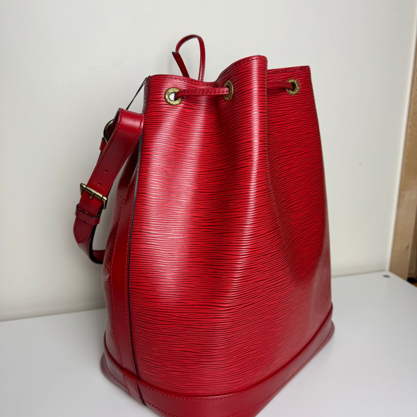 Sac Noé GM Épi rouge Louis Vuitton