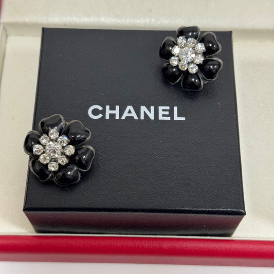 CHANEL clips Camélia