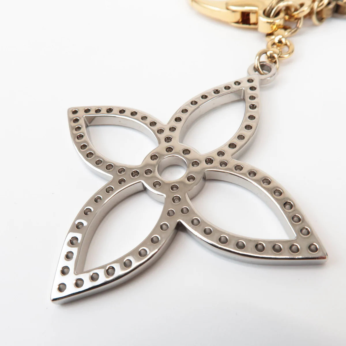 Louis Vuitton bijou de sacs ou porte TABAGE