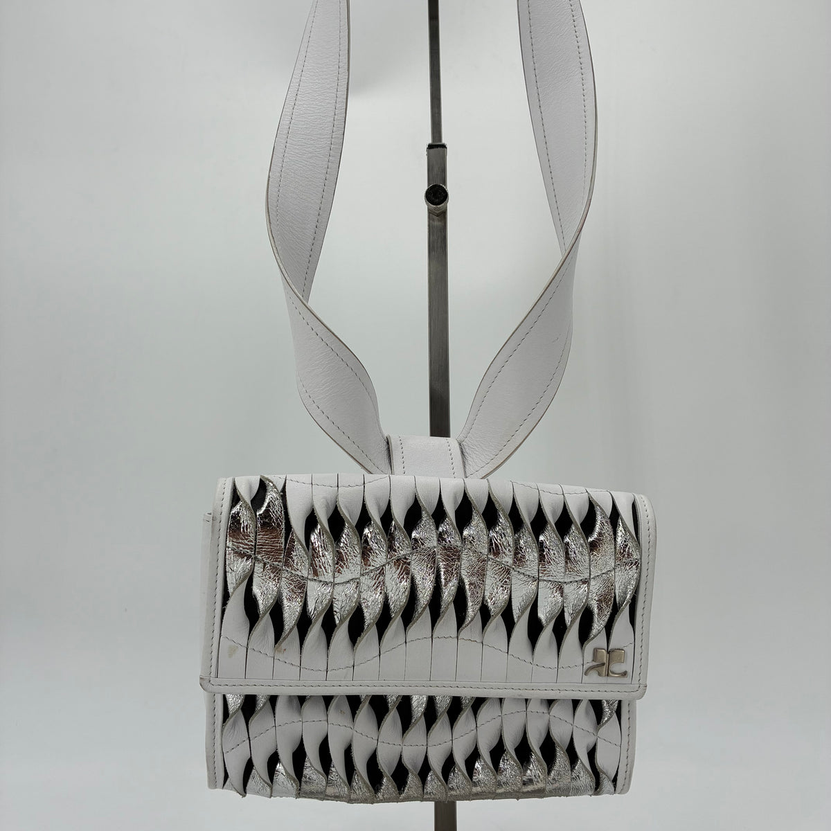 Courrèges ceinture pochette